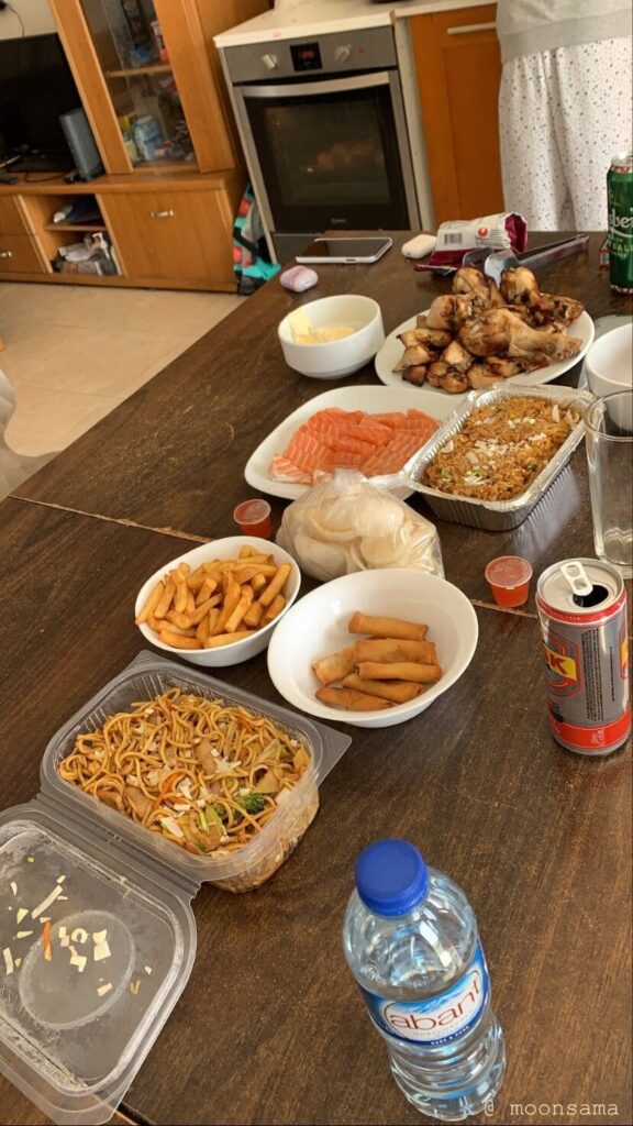 I gathered all the ingredients at the supermarket where I was studying abroad in Malta and made a meal with my friends at the dormitory.